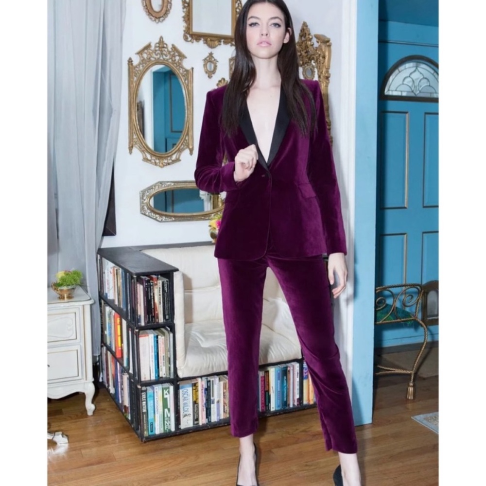 Alice & Olivia Stacey red velvet crop pant 4